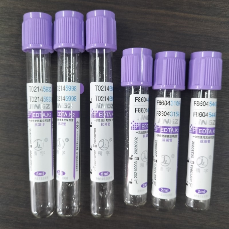 Tubes EDTA de couleur violette avec étiquette violette pour une collecte optimale d'échantillons